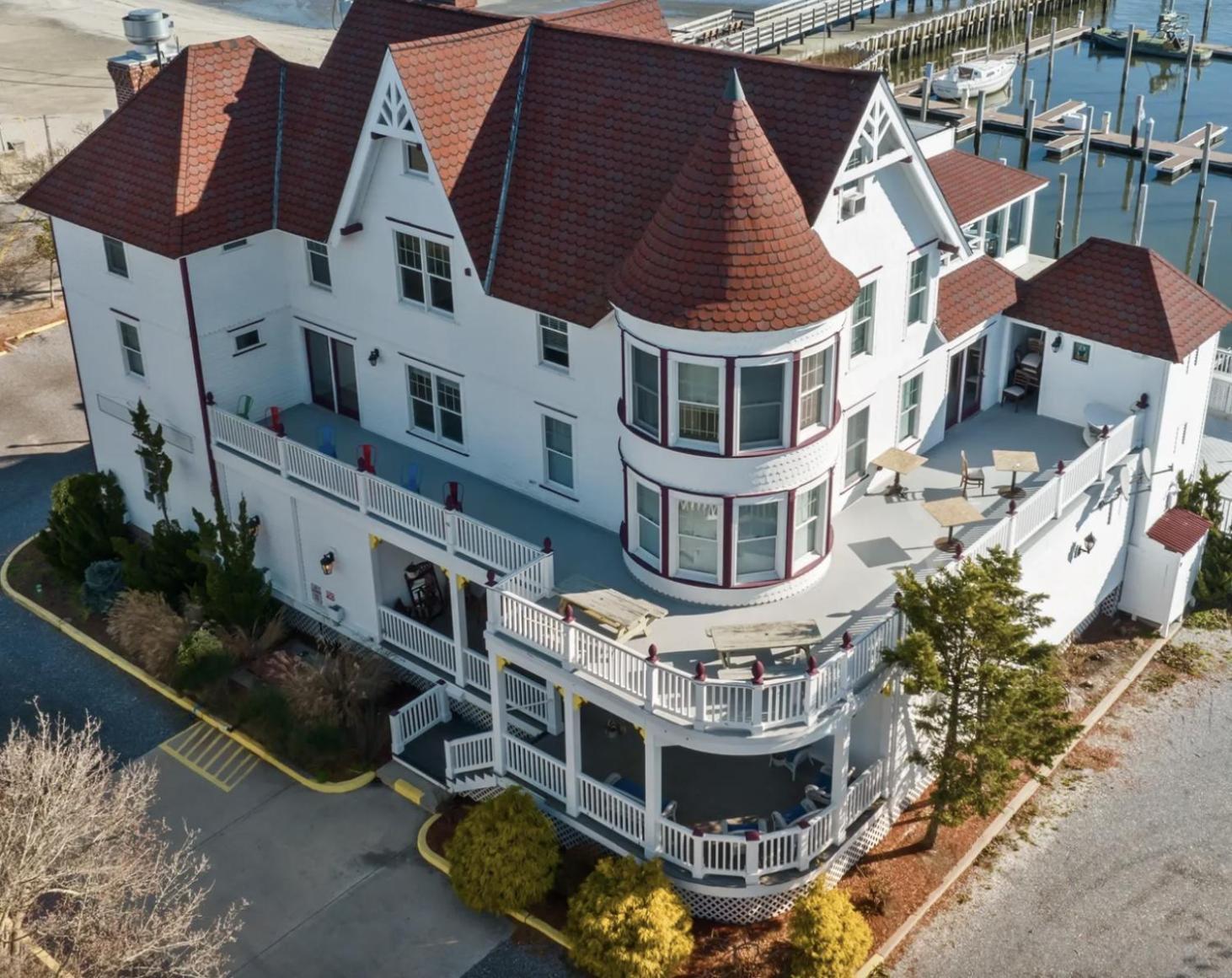 Tavern On The Bay Hotel - Frank Sinatra Suite Somers Point Exterior photo